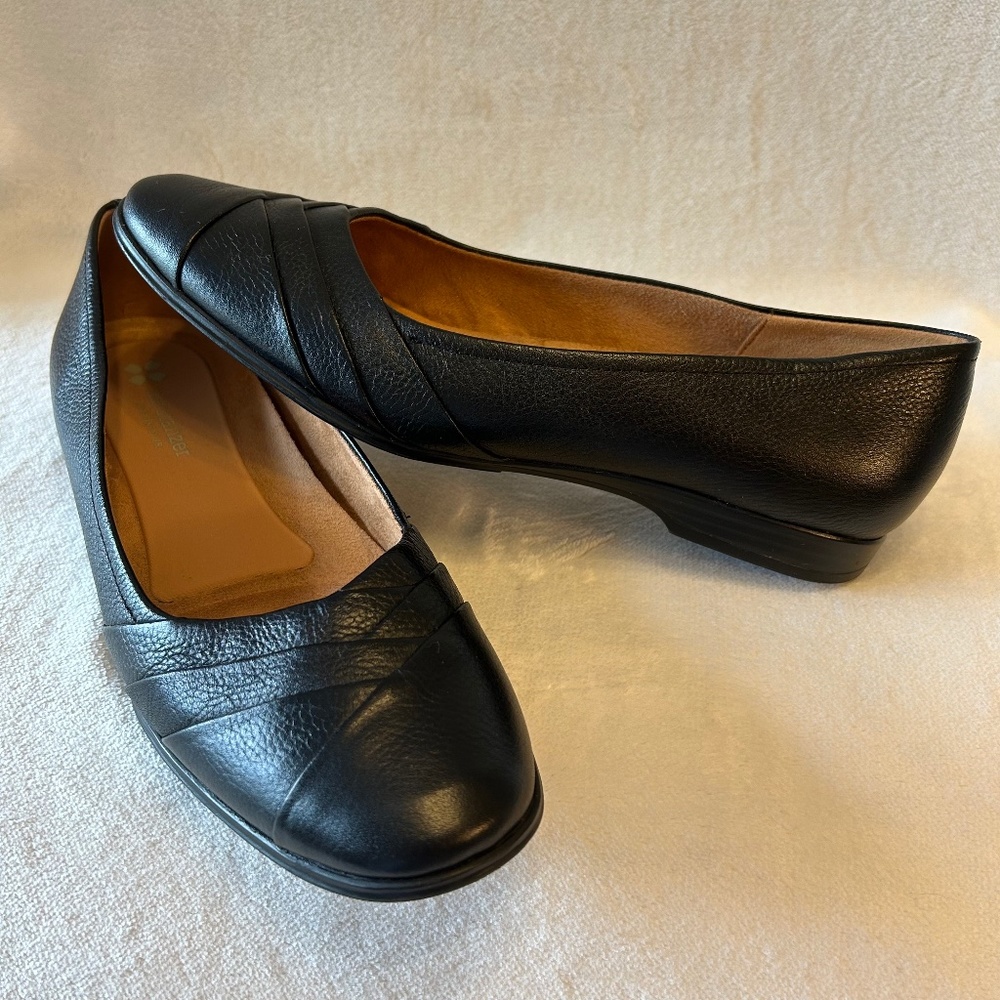 NATURALIZER Jaye Leather Flats, 9.5M